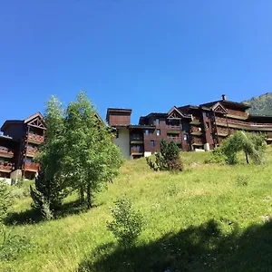 https://duplex-apartment-right-at-the-ski-lift-tracks.hotels-rhonealpes.com